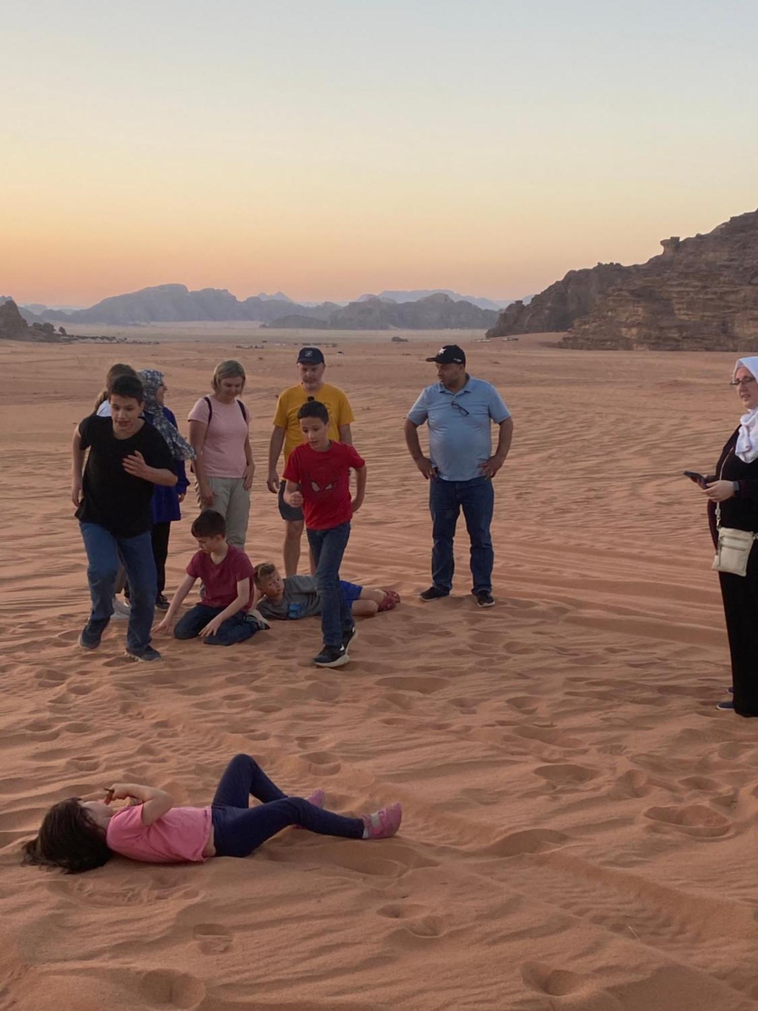 Wadi Rum Land Mars Pension Buitenkant foto